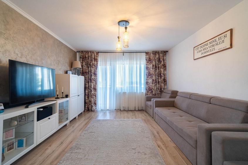 Apartament cu 5 camere decomandat, mobilat în Aurel Vlaicu