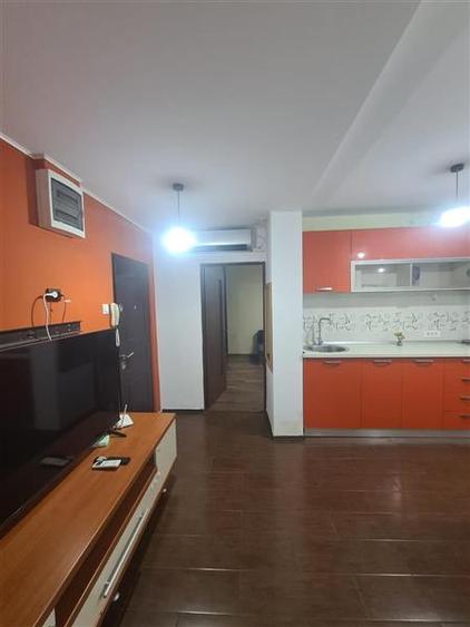 Apartament cu 2 camere decomandat, mobilat în Tei