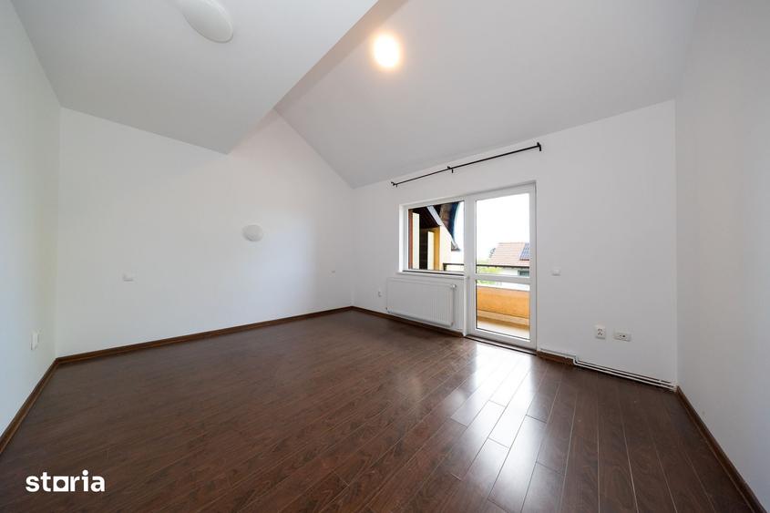Casă cu 10 camere cu Teren 630 Mp în Bunloc