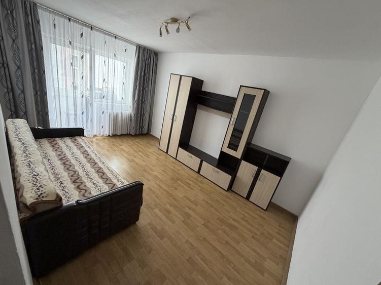 Apartament cu 2 camere decomandat în Ștefan cel Mare