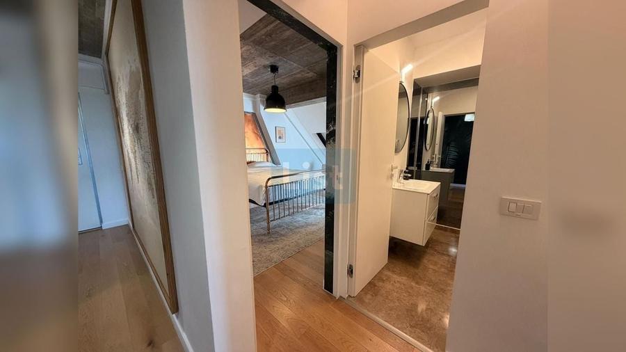 Penthouse cu 4 camere, mobilat în Central