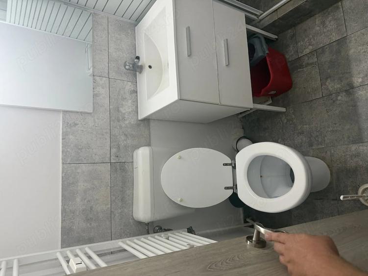 Garsonieră decomandată în Sud