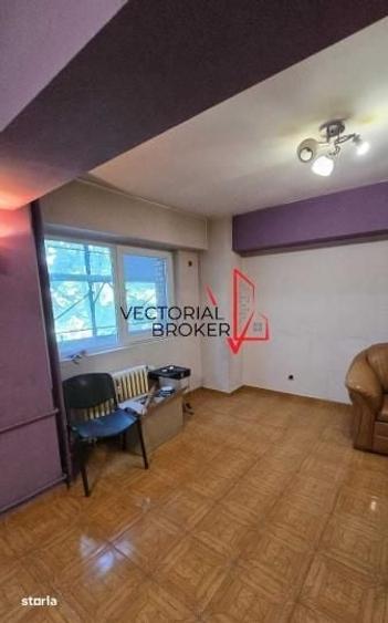 Apartament cu 4 camere decomandat în Mihai Bravu