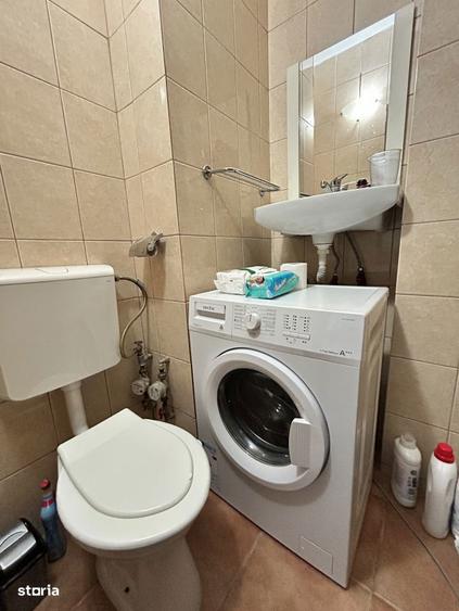 Apartament cu 3 camere decomandat, mobilat în Titan