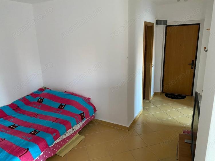 Apartament cu 2 camere decomandat în Costinești