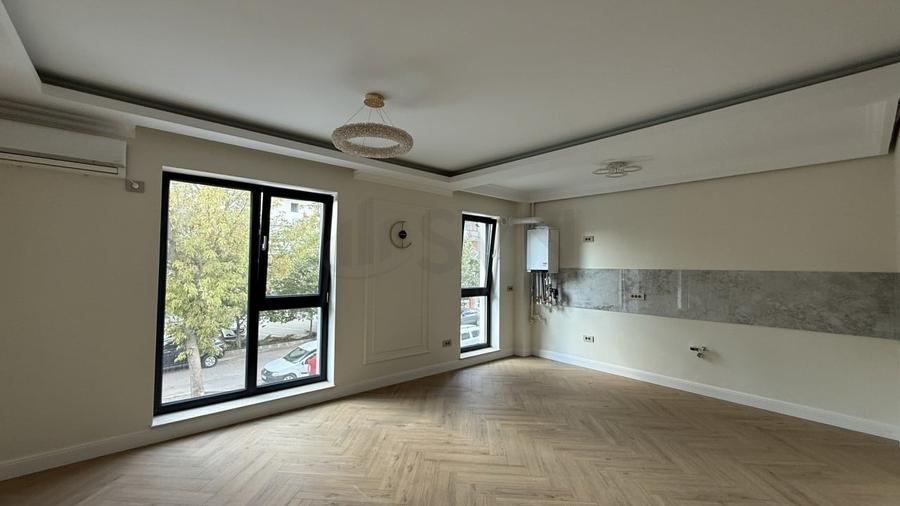 Apartament cu 2 camere decomandat în Băneasa