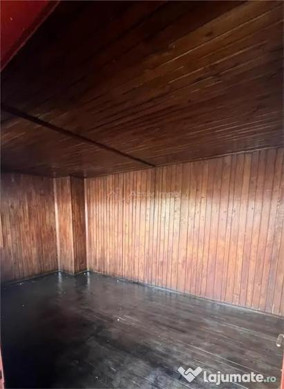 Casă cu 8 camere cu Teren 653 Mp în Central
