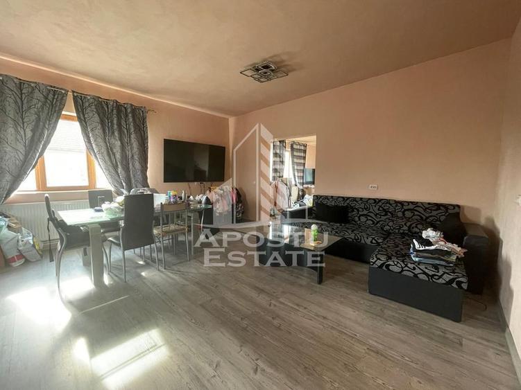 Apartament cu 3 camere decomandat, mobilat în Bujac