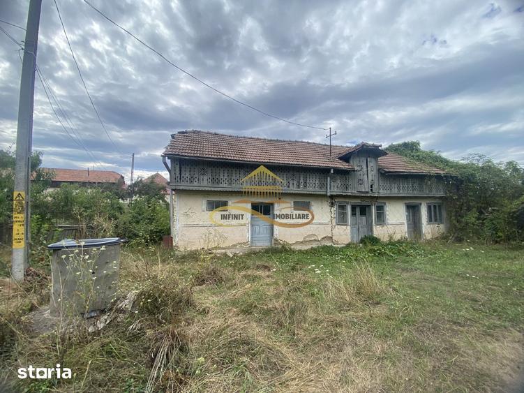 Teren de 1285 mp, în Mănăstirea Cașin