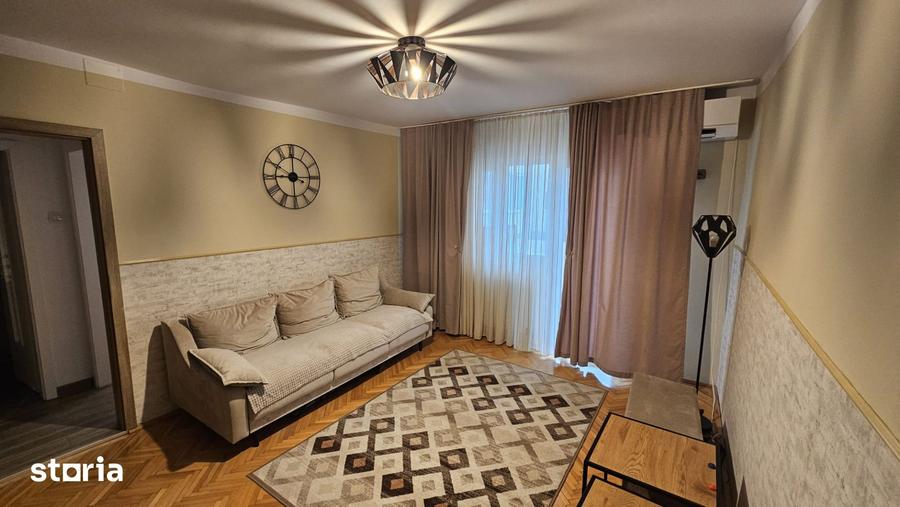 Apartament cu 3 camere semidecomandat, mobilat în Girocului