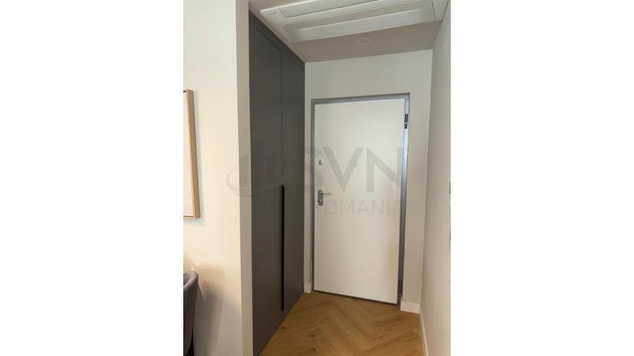 Apartament cu 4 camere semidecomandat, mobilat în Pipera