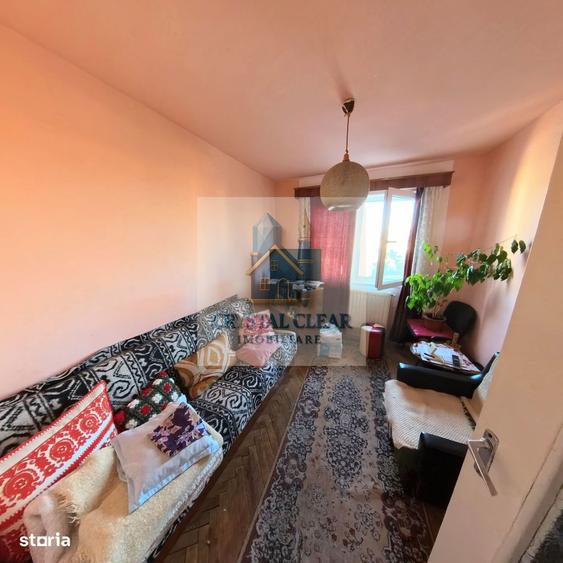Apartament cu 3 camere decomandat în 1848