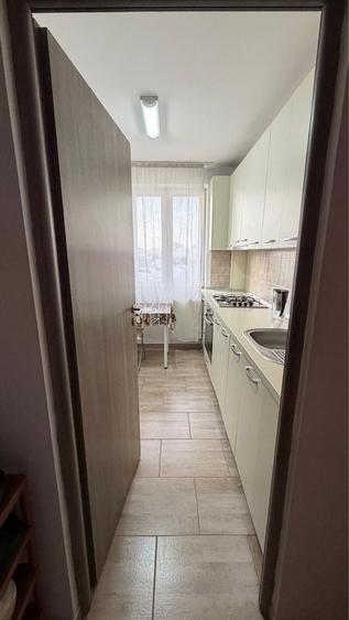 Apartament cu 3 camere semidecomandat în Unirii
