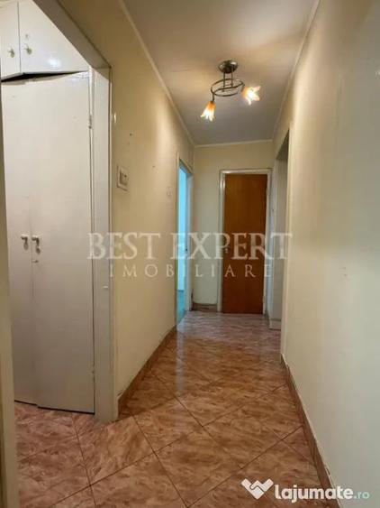 Apartament cu 3 camere decomandat în Titan