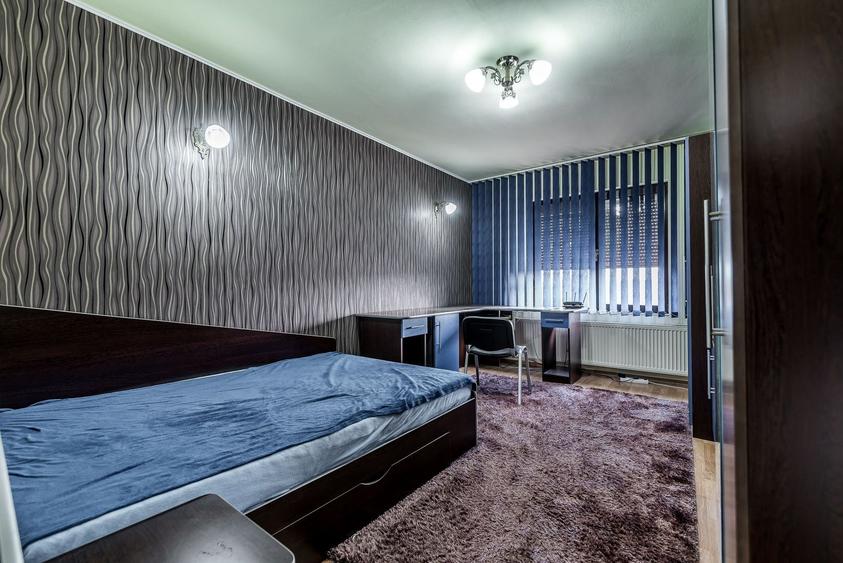 Casă individuală cu 6 camere cu Canalizare în Grădiște
