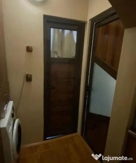 Apartament cu 3 camere decomandat în 1 Mai