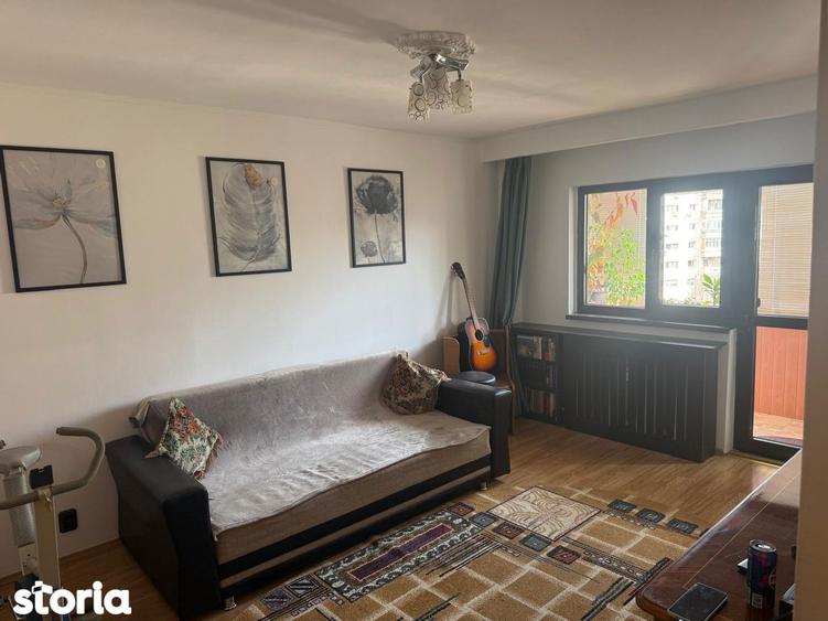 Apartament cu 3 camere decomandat în Tineretului
