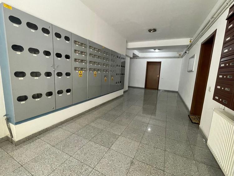 Apartament cu 3 camere decomandat, mobilat în Herăstrău