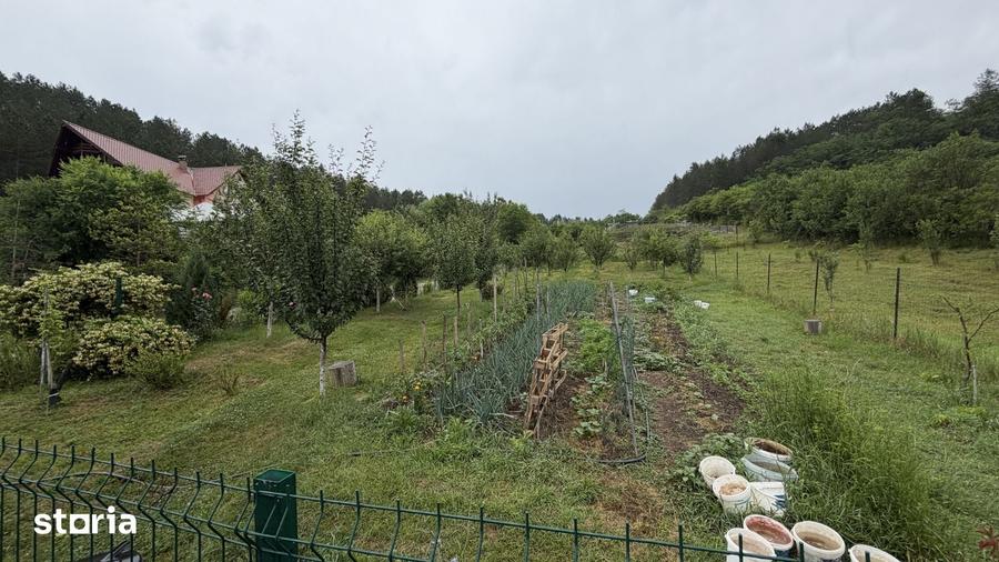 Casă cu 2 camere cu Teren 800 Mp în Florești