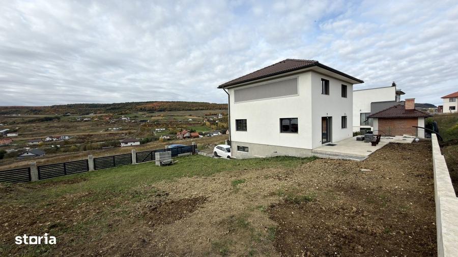 Casă cu 4 camere în Chinteni