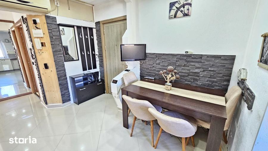 Apartament cu 3 camere în Zorilor