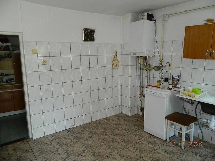 Casă cu 3 camere cu Teren 2071 Mp în Jiblea Veche