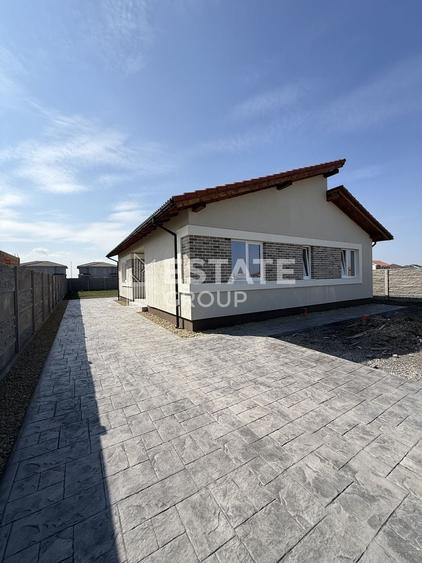 Casă individuală cu 4 camere cu Canalizare în Moșnița Nouă