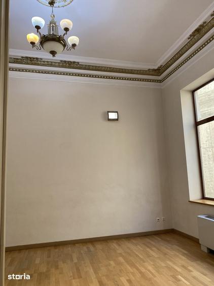 Spațiu comercial, de 530 mp, în Eminescu