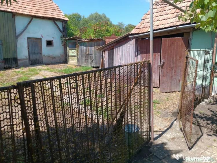 Casă cu 4 camere cu Teren 2000 Mp în Alțina