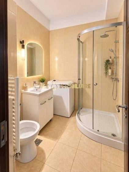 Apartament cu 5 camere semidecomandat, mobilat în Berceni