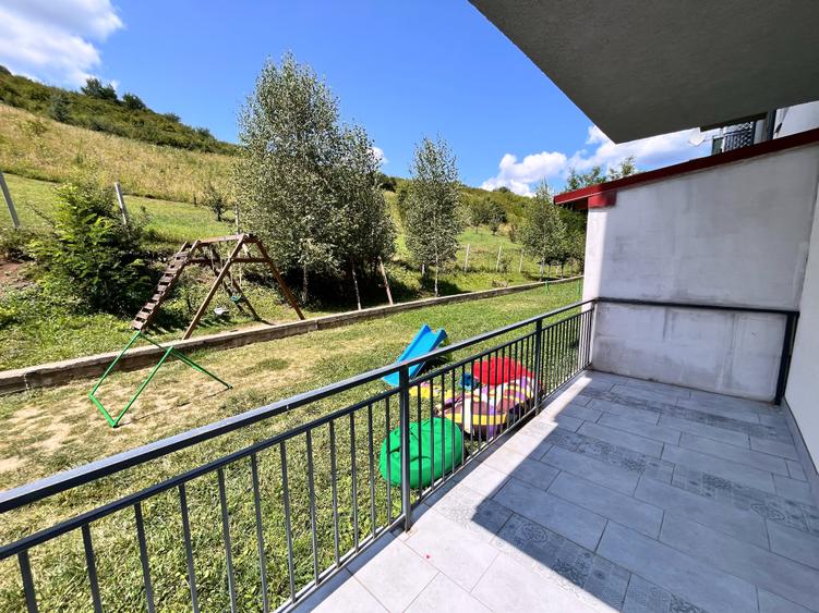 Apartament cu 3 camere semidecomandat în Florești