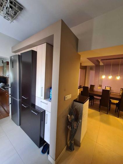 Casă cu 4 camere cu Teren 220 Mp în Central