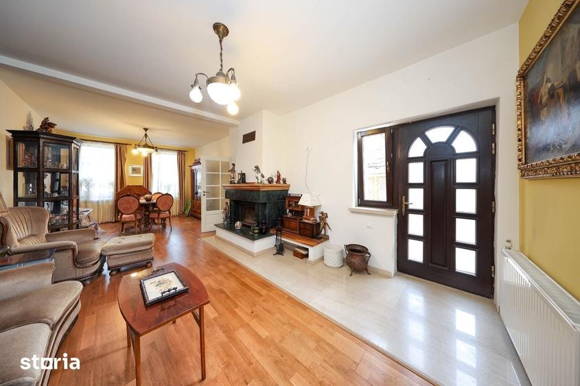 Casă cu 8 camere cu Teren 164 Mp în Bartolomeu