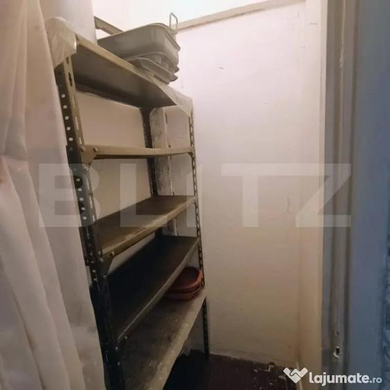 Apartament cu 4 camere decomandat în Central