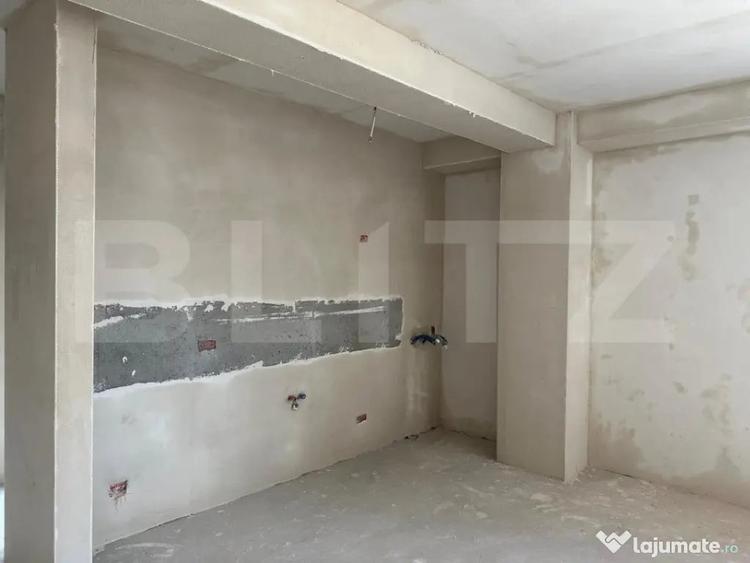 Garsonieră decomandată în Central