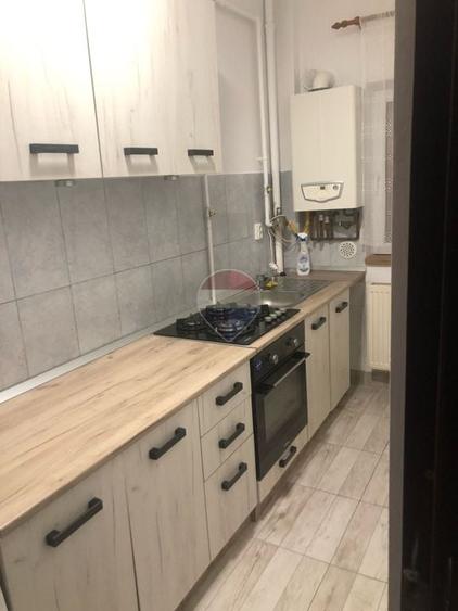 Garsonieră decomandată în Independenței