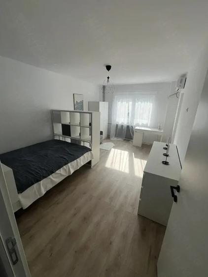 Garsonieră decomandată în Timpuri Noi