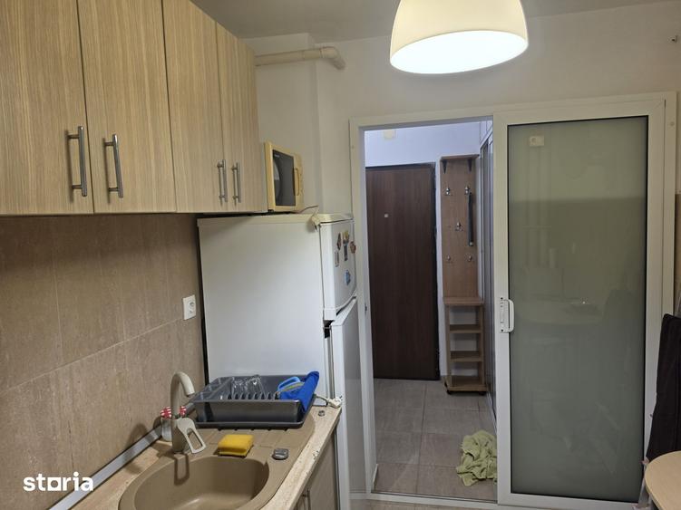 Apartament cu 2 camere semidecomandat în Vatra Luminoasă