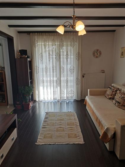 Apartament cu 2 camere decomandat în Zamora
