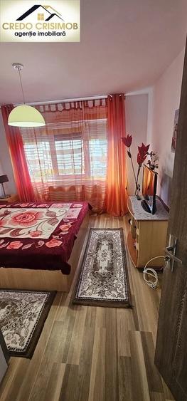 Apartament cu 3 camere semidecomandat în Govândari