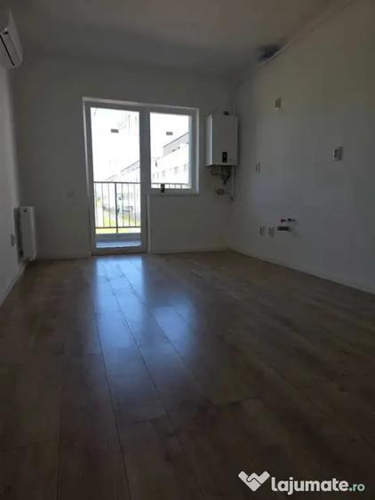 Apartament cu 2 camere semidecomandat în Florești