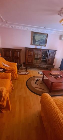 Apartament cu 3 camere decomandat, mobilat în Nerva Traian