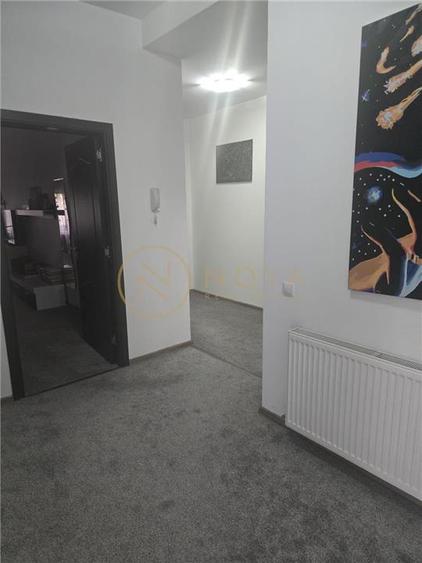 Casă individuală cu 6 camere cu Canalizare în Central