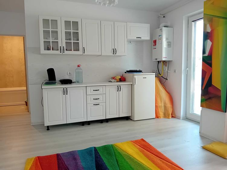 Apartament cu 3 camere decomandat în Florești
