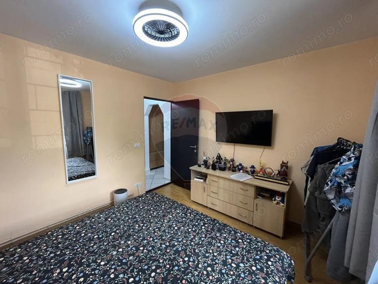 Apartament cu 3 camere decomandat în Gorjului
