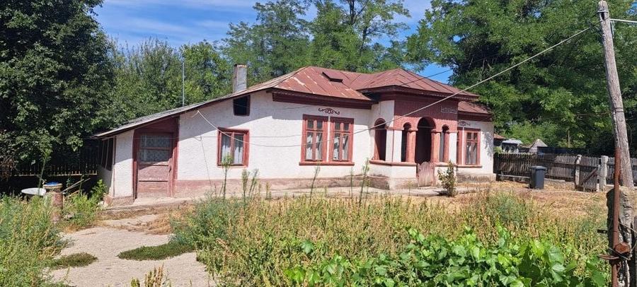 Casă cu 4 camere în Ciocănești