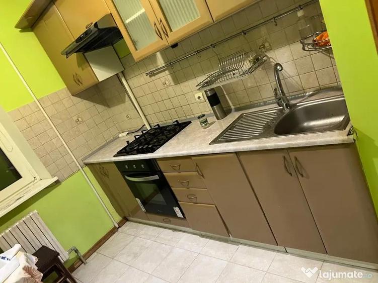 Apartament de inchiriat in zona 1 Mai - 2