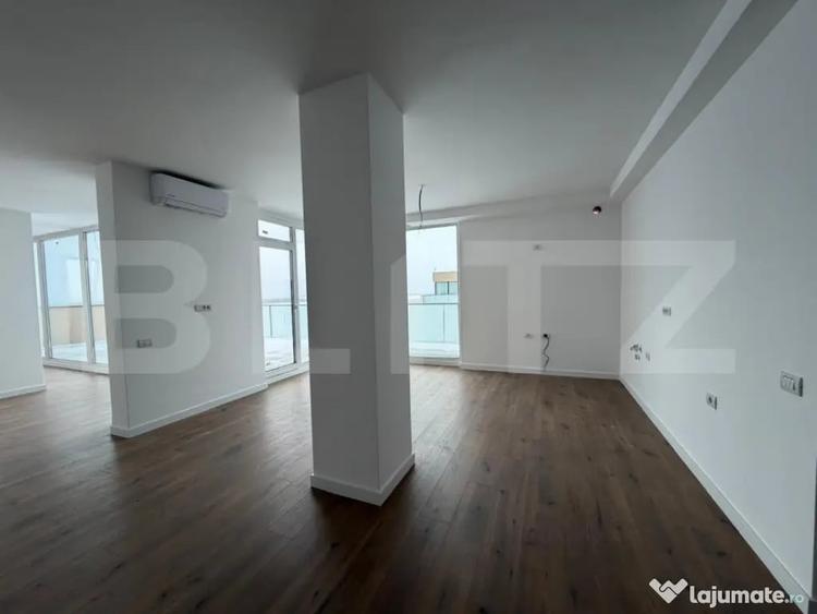 Apartament cu 4 camere semidecomandat în Torontalului