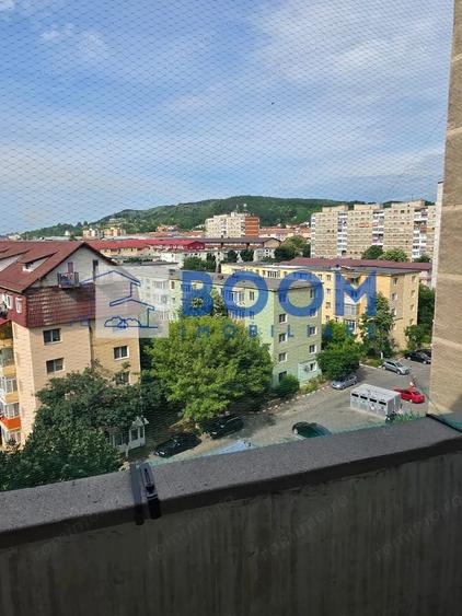 Apartament cu 3 camere decomandat în Ostroveni