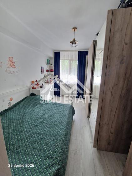Apartament cu 3 camere semidecomandat în Mihai Viteazul